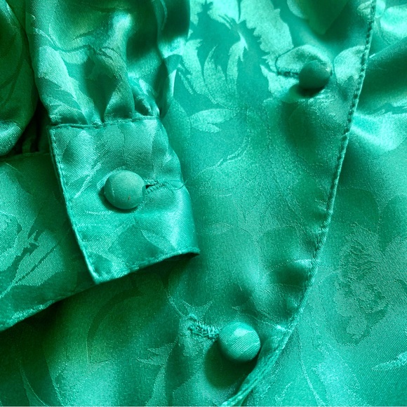 v i n t a g e :: Floral Brocade Jacquard Satin Blouse - Picture 4 of 11